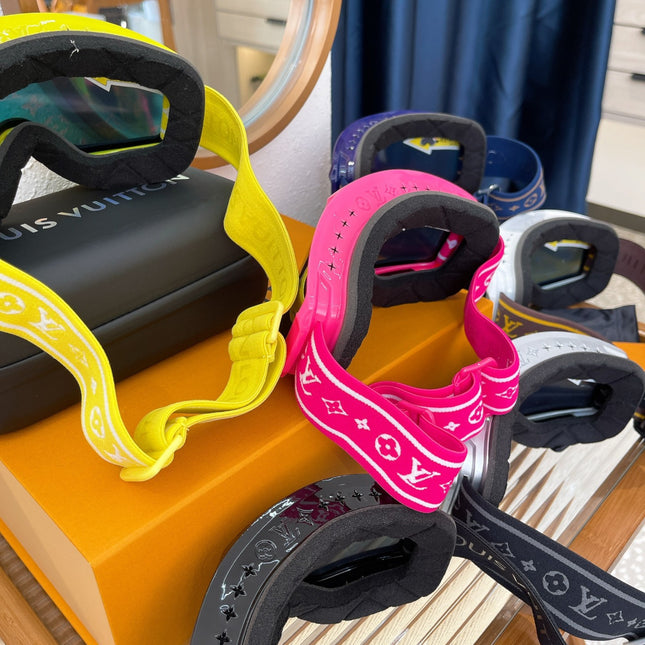 LV SnowMask