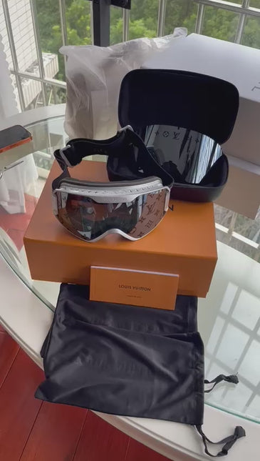 LV SnowMask